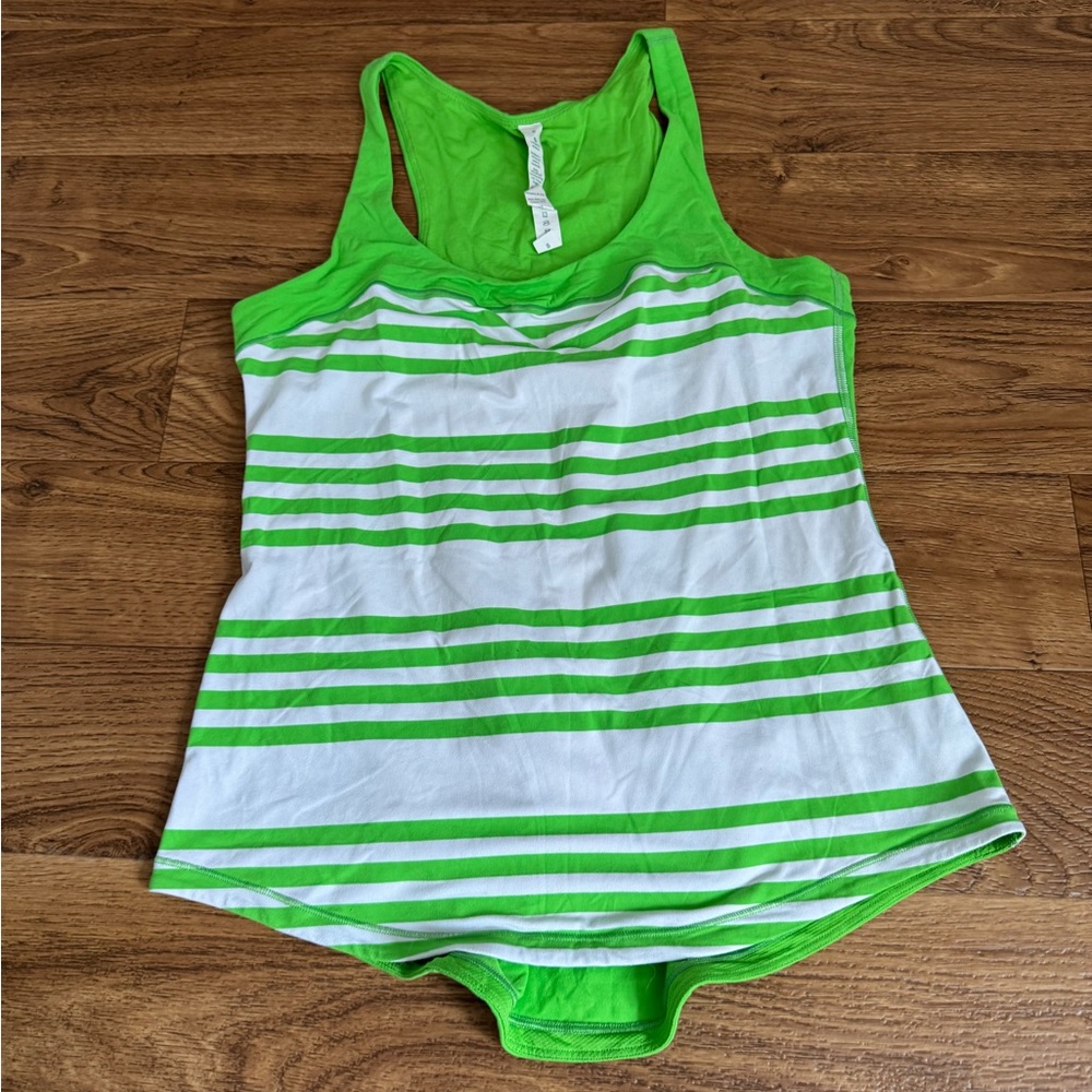 EUC lululemon tank top size 8 matching crops in  closet!